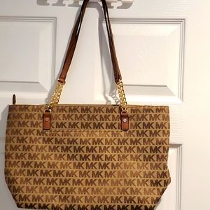 Michael Kors Jetset EW Chain Tote Bag